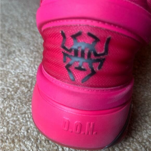 Adidas D.O.N. Issue #2
Crayola Jazzberry Jam. - Picture 7 of 14